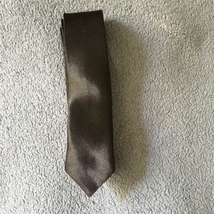 Men’s metallic black skinny tie